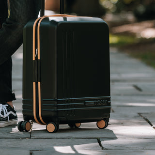 5 Tips for How to Clean Polycarbonate Luggage
