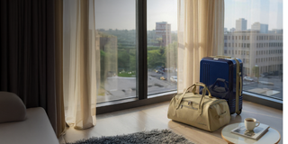 Roam Luggage, brand website product image