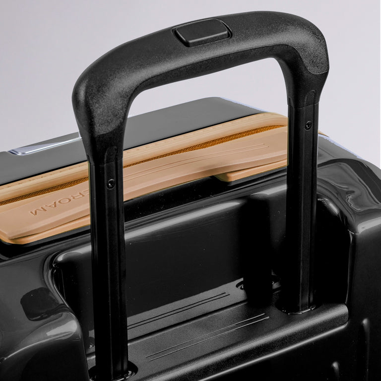 Retractable handles with four different height settings.