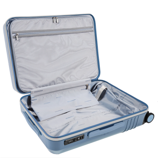 100% recycled lining with antimicrobial treatment to prevent harmful microorganisms.