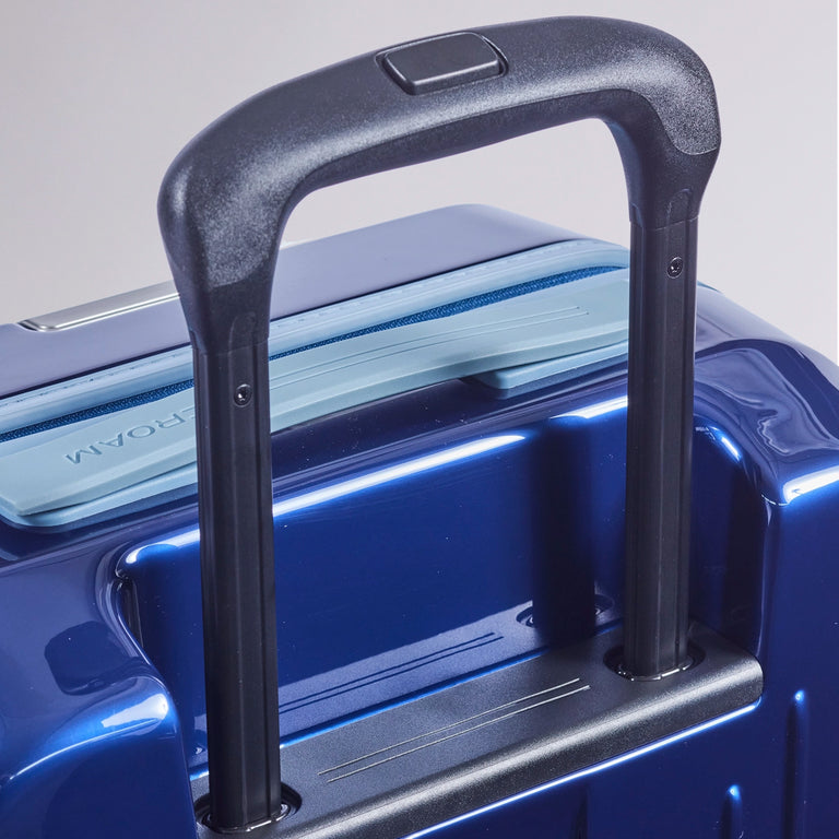 Retractable handles with four different height settings.