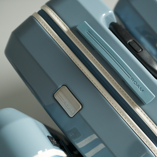 Large Check-In Expandable