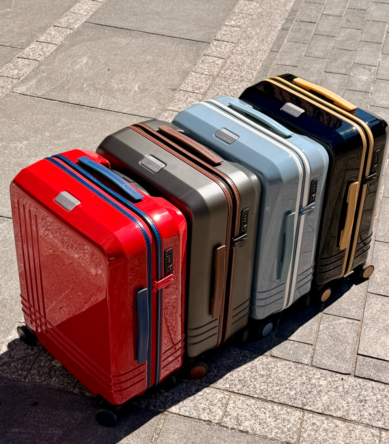Roam Luggage, brand website product image