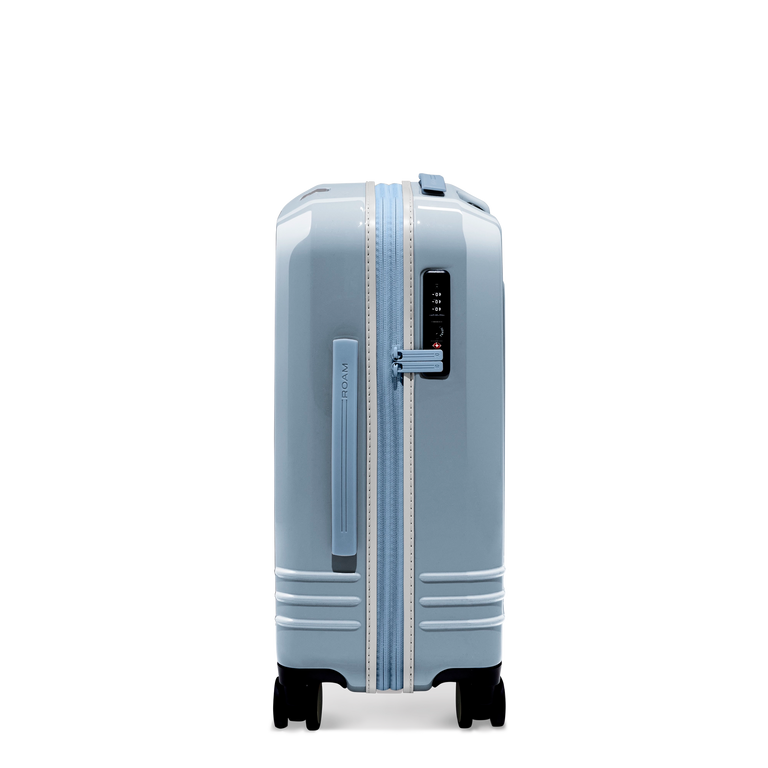 The Roam racing stripe trim and zipper give you a unique symbol of elegance and provides a distinctive signature look.