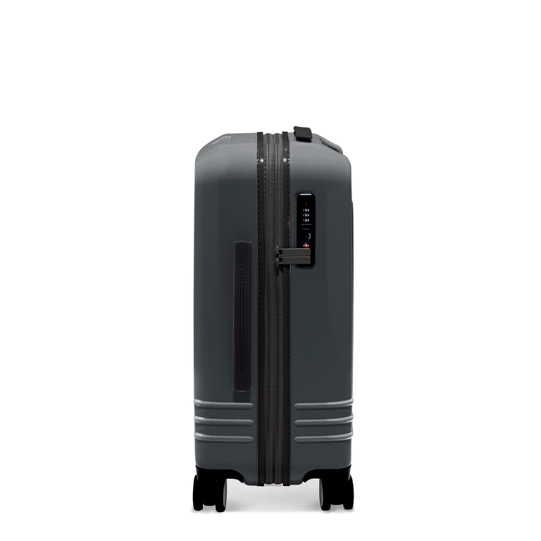 The Roam racing stripe trim and zipper give you a unique symbol of elegance and provides a distinctive signature look.